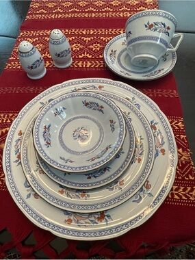 Copeland Classic Floral Porcelain Dinnerware Set 6 - Elegant Home Dining